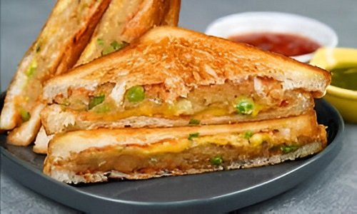 Aloo Tikki Mix Veg Triangular Sandwich [2 Pieces]